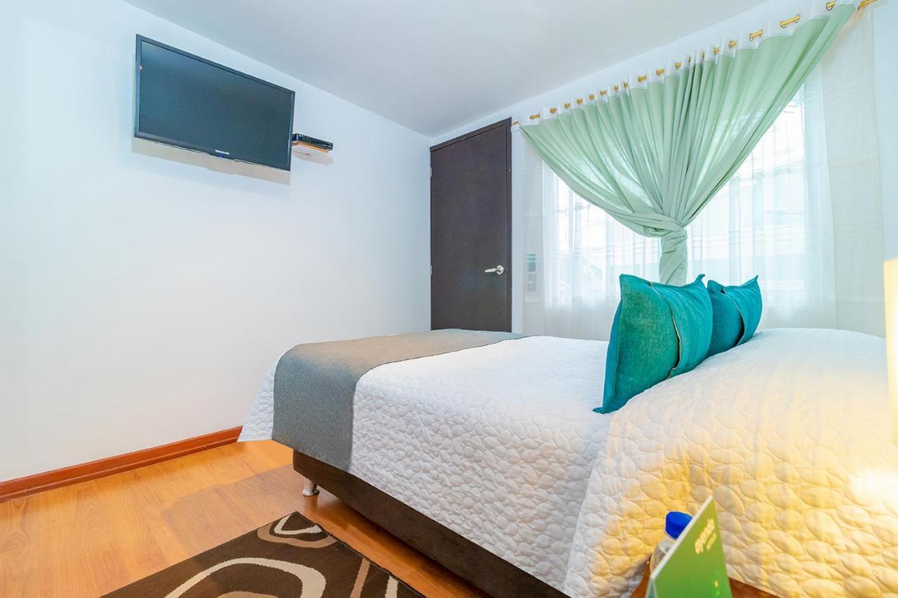 Ayenda 1080 Bogota Alpes Castellana Bed & Breakfast Bagian luar foto